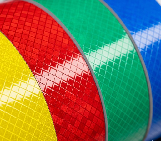 Feuille réfléchissante de qualité diamant ASTM D4956 Type XI pour panneaux routiers