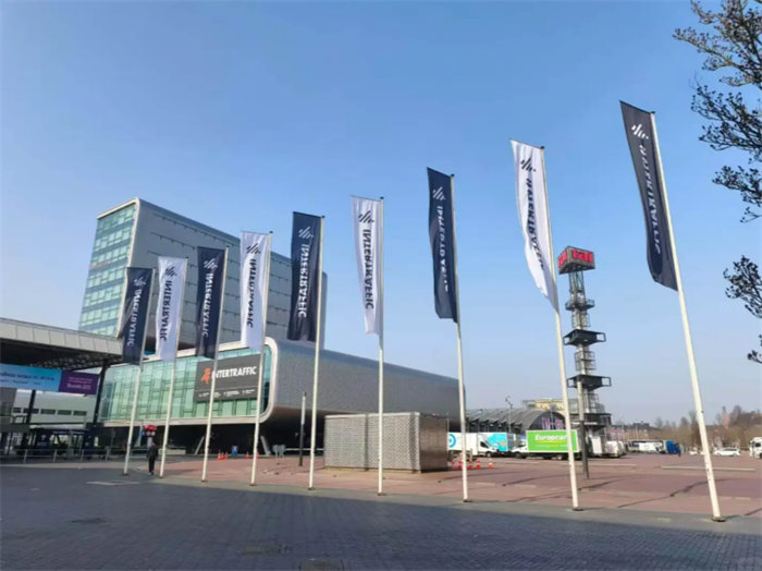 Jinjiang Lianxing Reflective Material dévoile ses solutions d'impression et de traitement UV de nouvelle génération à Intertraffic Amsterdam 2026